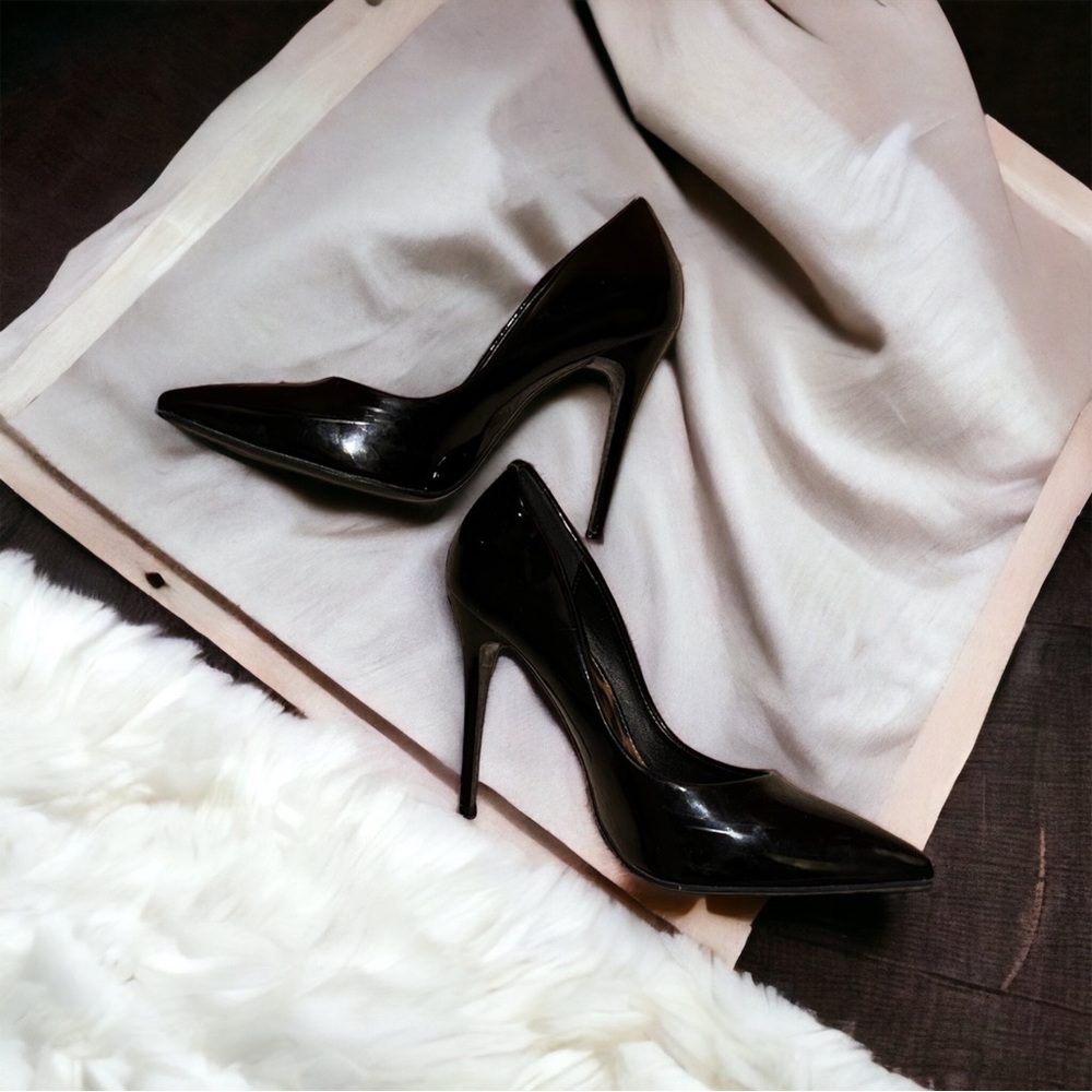 Akira Black Heels